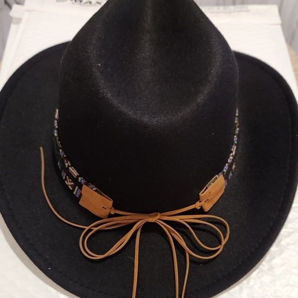Classic Women's Western Cowgirl Hat With Wide Belt - Picture 2 of 4